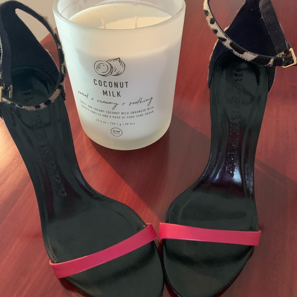 Stunning Burberry high heels - Picture 4 of 8